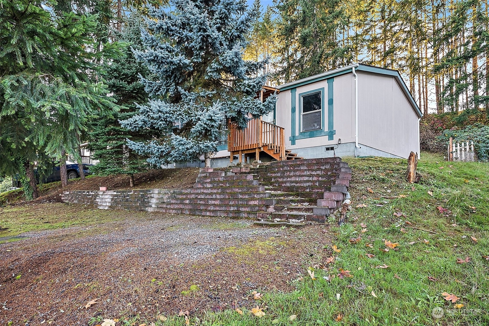 Property Photo:  14418 215th Avenue E  WA 98391 