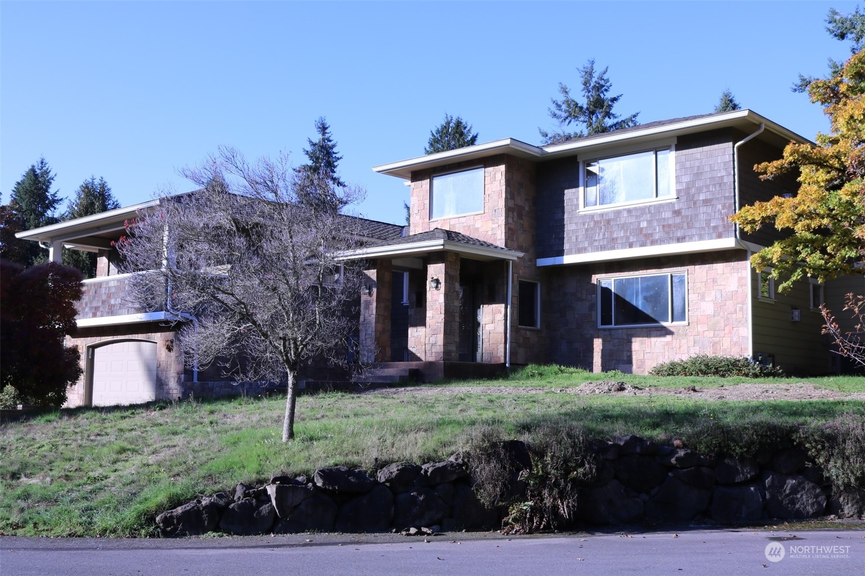 Property Photo:  310 SW 203rd St  WA 98166 