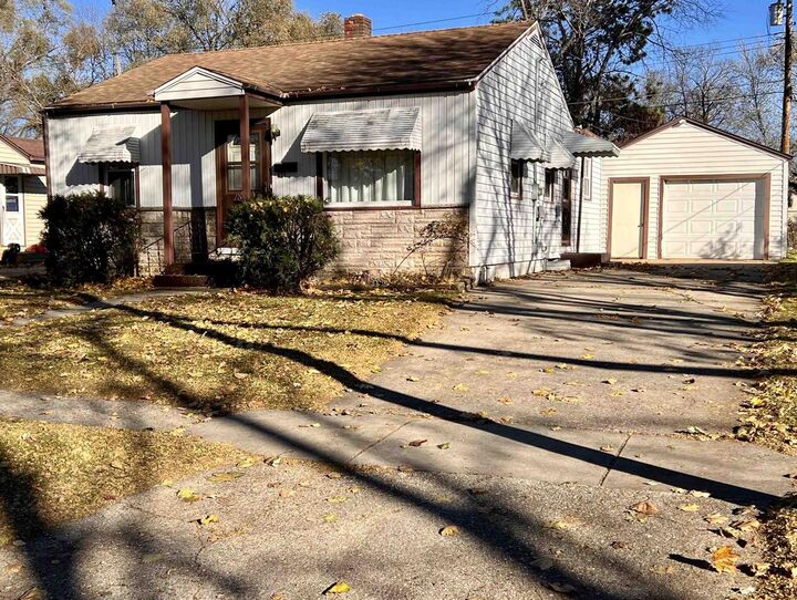 1829 Spruce Street  Beloit WI 53511 photo