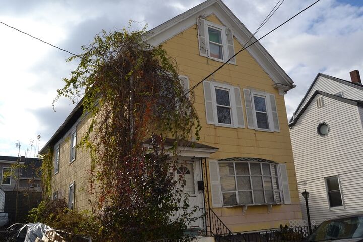 Property Photo:  11 Floyd St  MA 01852 