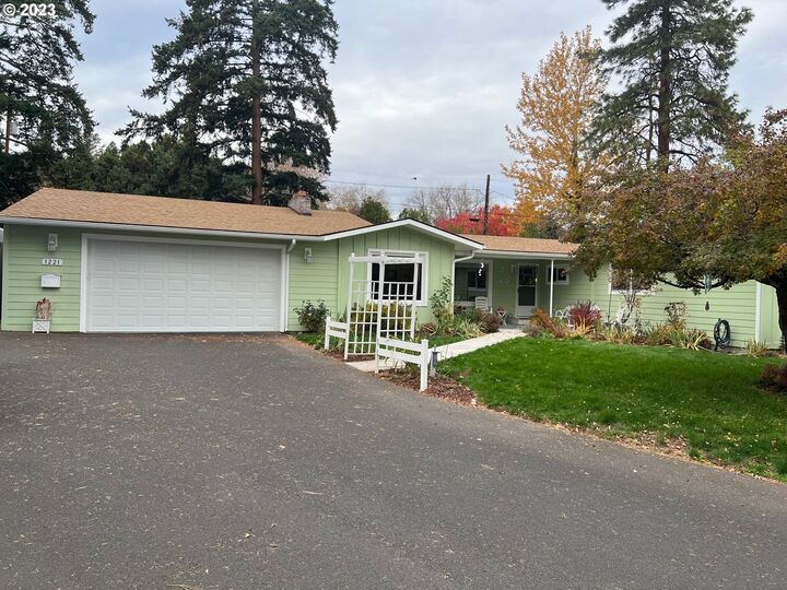 1221 Blakeley Dr  The Dalles OR 97058 photo