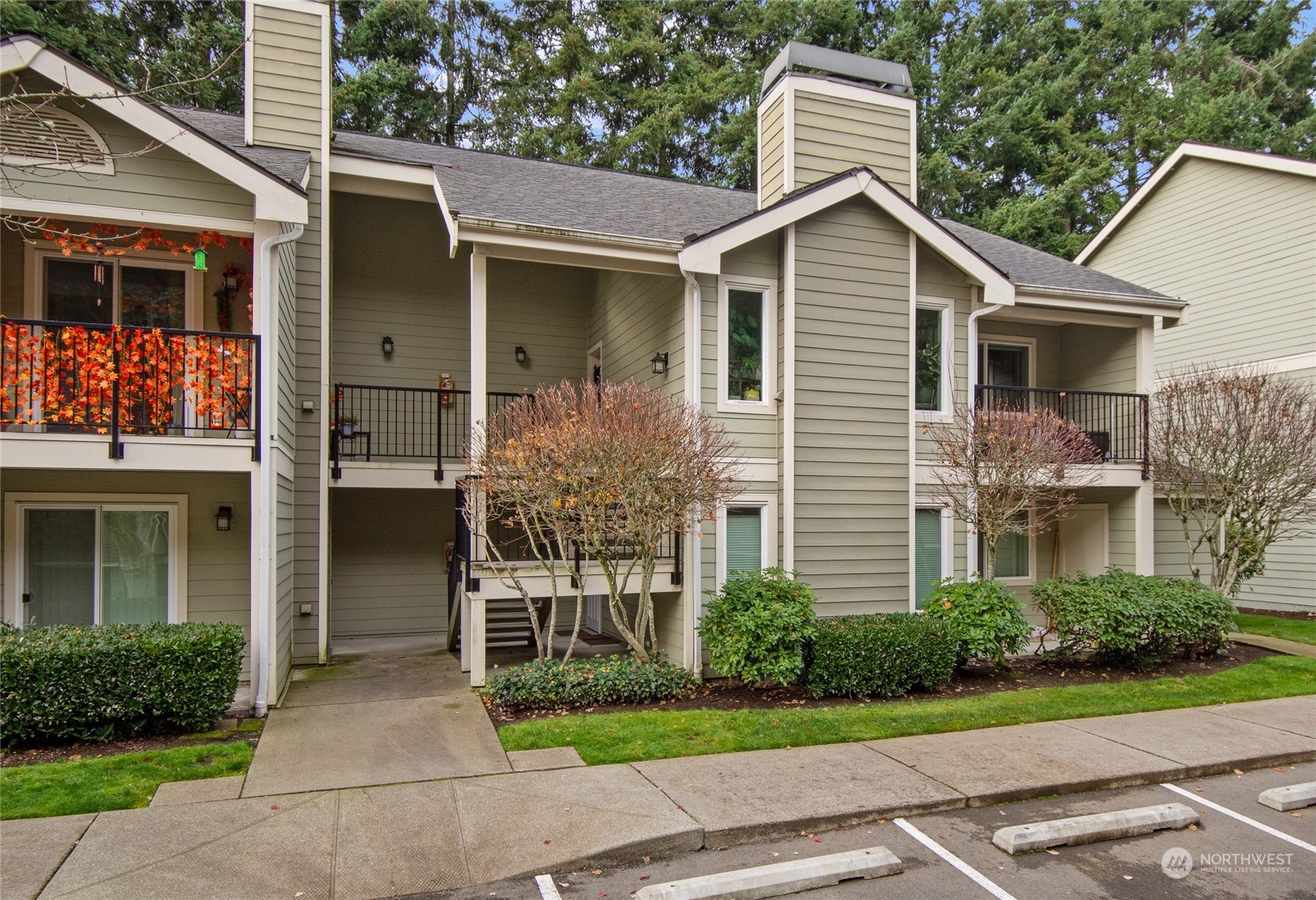 Property Photo:  6525 SW 200th Street 206  WA 98036 