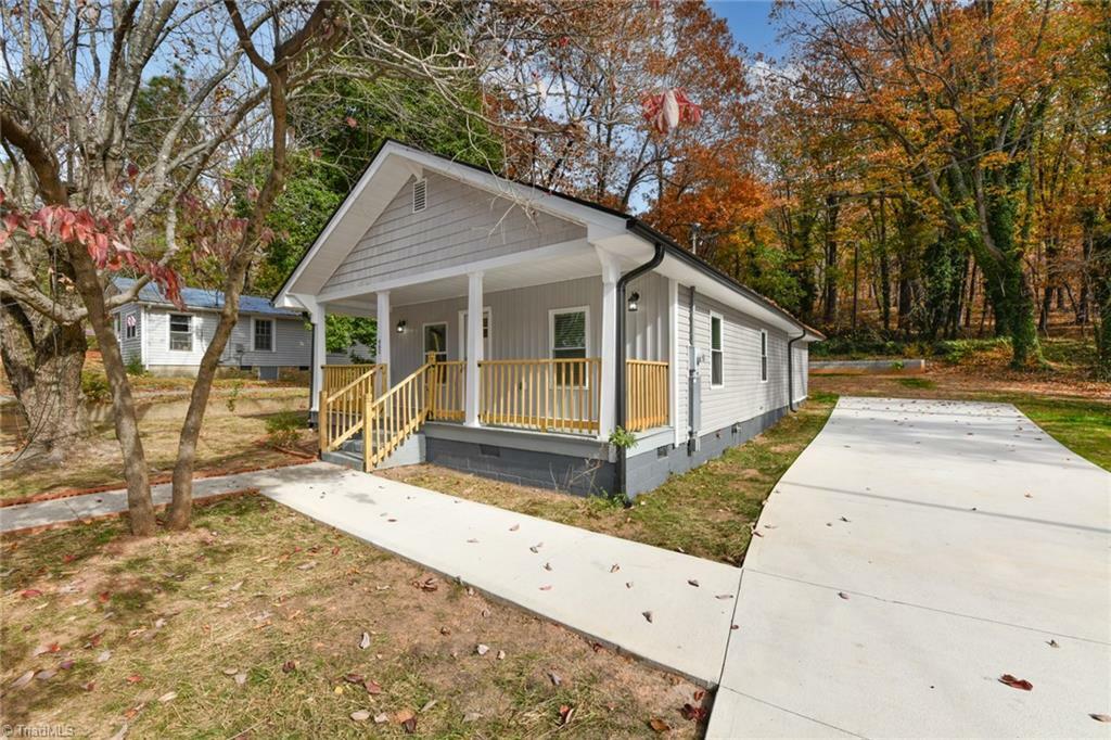 Property Photo: 602 Cascade Avenue NC 27203