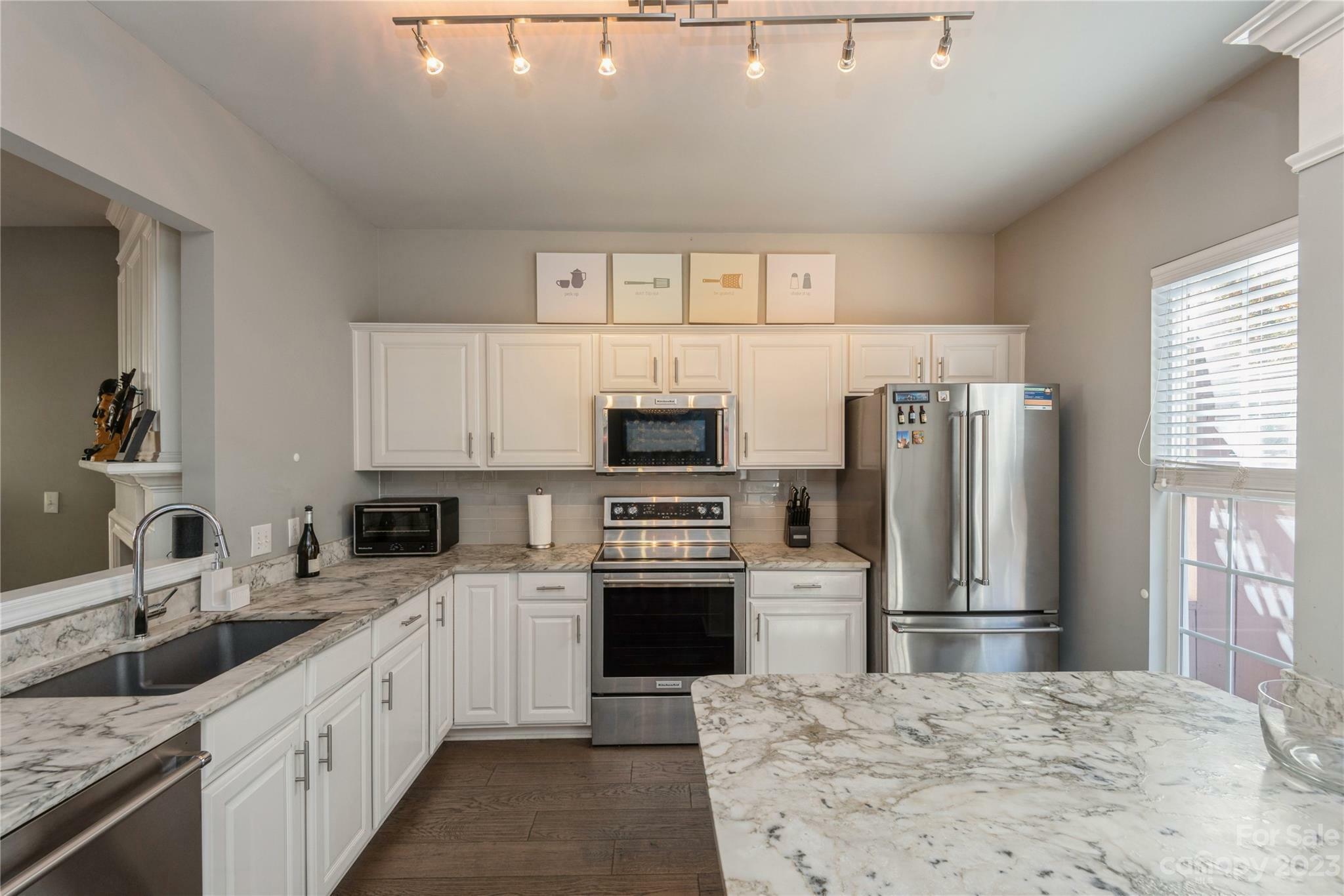 Property Photo: 3050 Castleberry Court NC 28209
