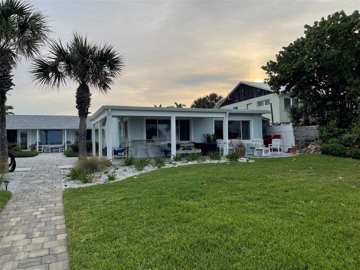 Property Photo: 1203 N Atlantic Avenue 3 FL 32169