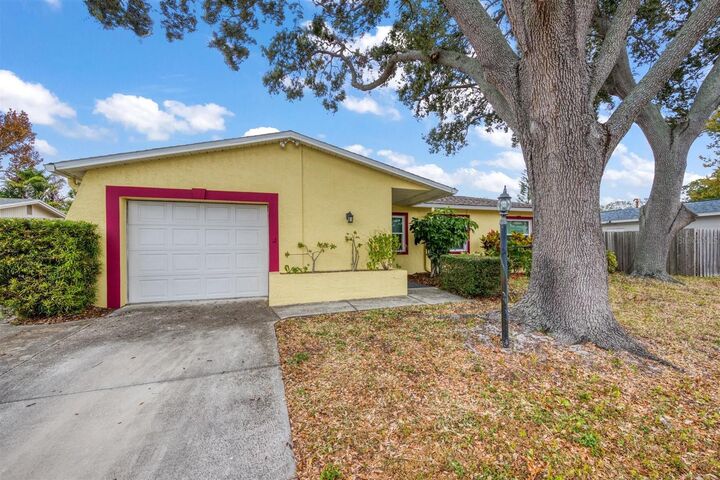 Property Photo: 9265 80th Avenue FL 33777