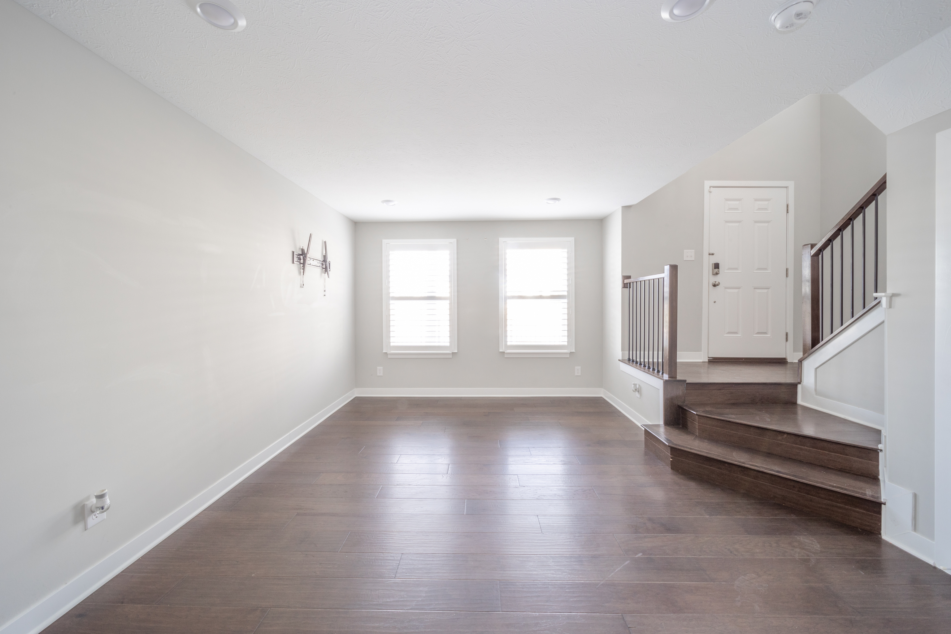 Property Photo: 911 E 16th Street IN 46202