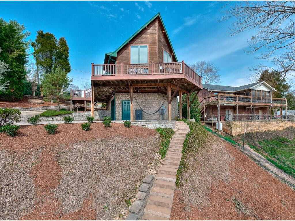 Property Photo: 602 Lakeside Drive TN 37664