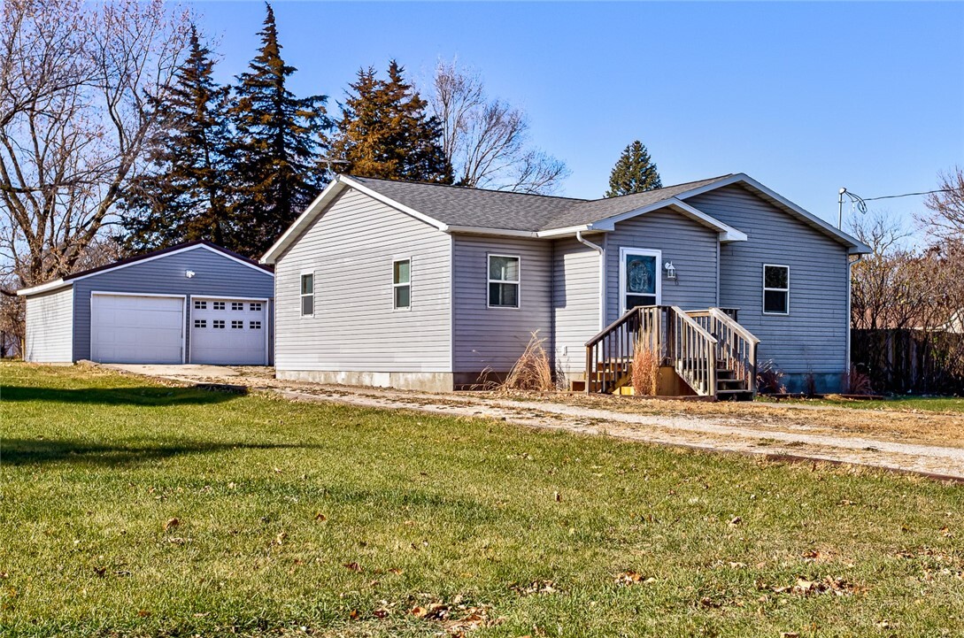 Property Photo: 306 S West Street IA 50129
