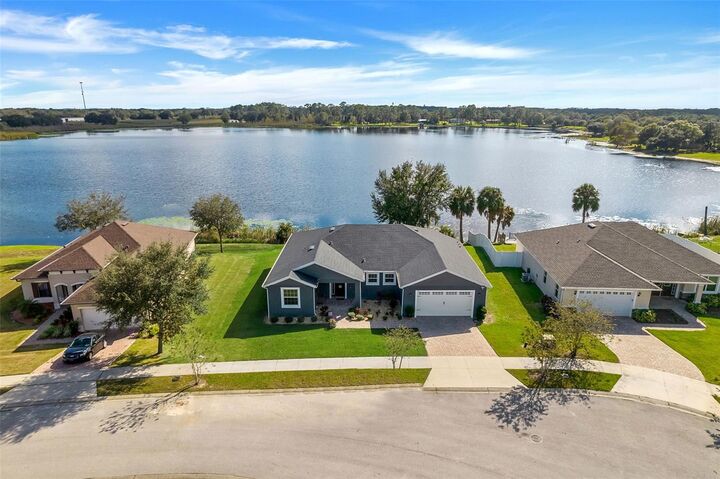 Property Photo: 128 Islabella Way FL 34736