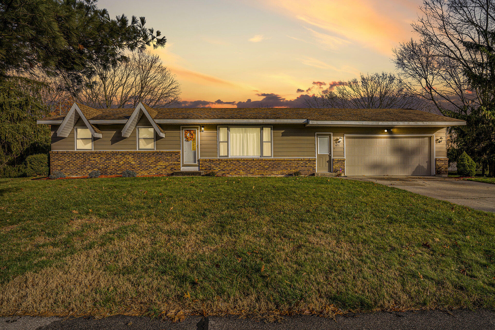 Property Photo: 471 Aniline Avenue N MI 49424