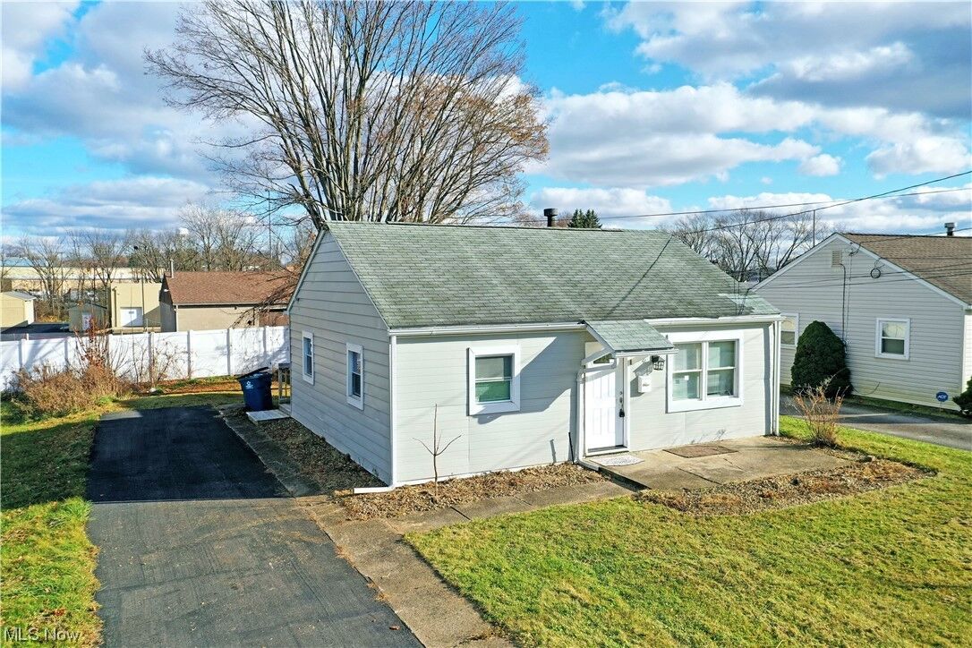 Property Photo: 117 N Navarre Avenue OH 44515