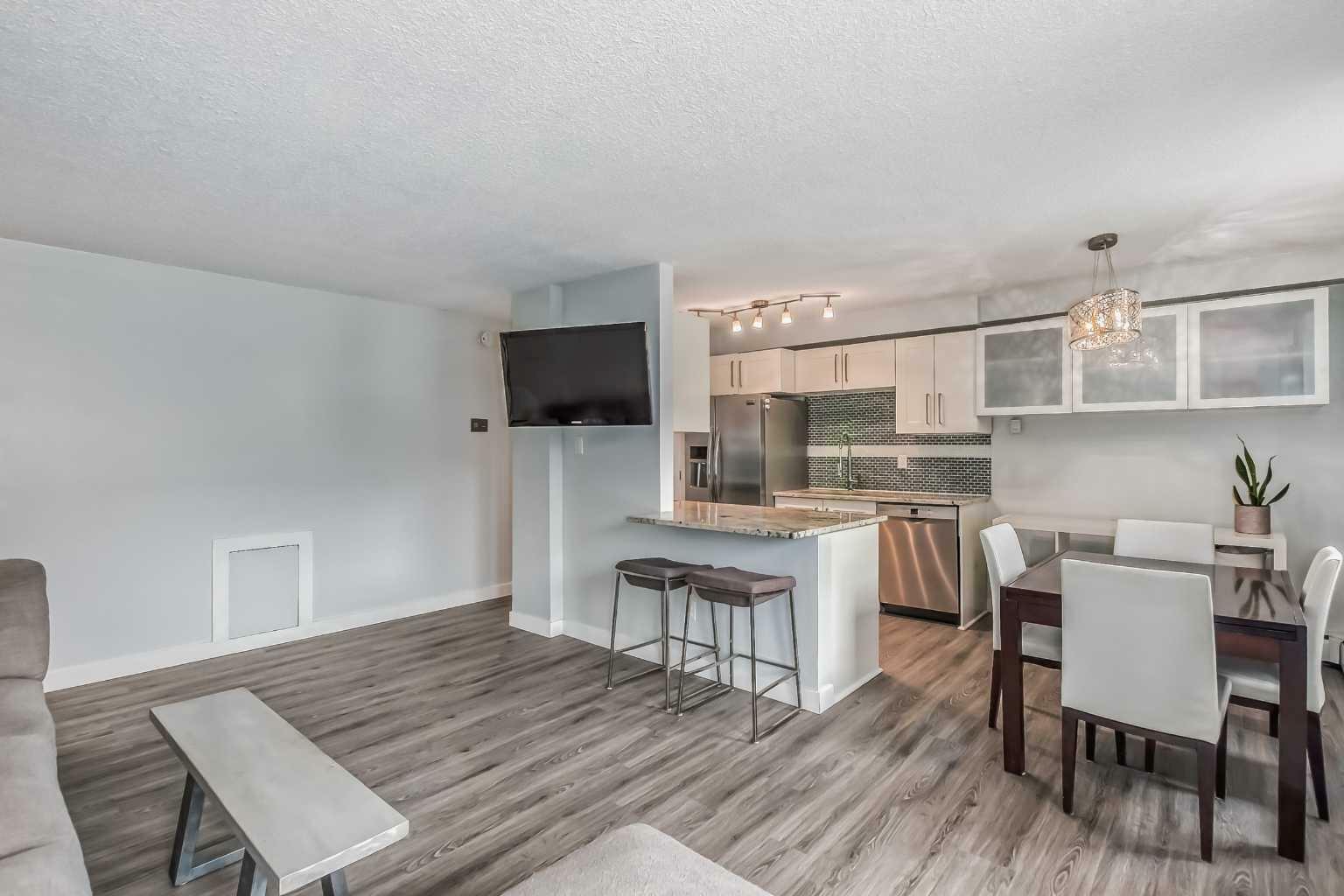 Property Photo: 112, 515 57 Avenue SW 112 AB T2V 0H3