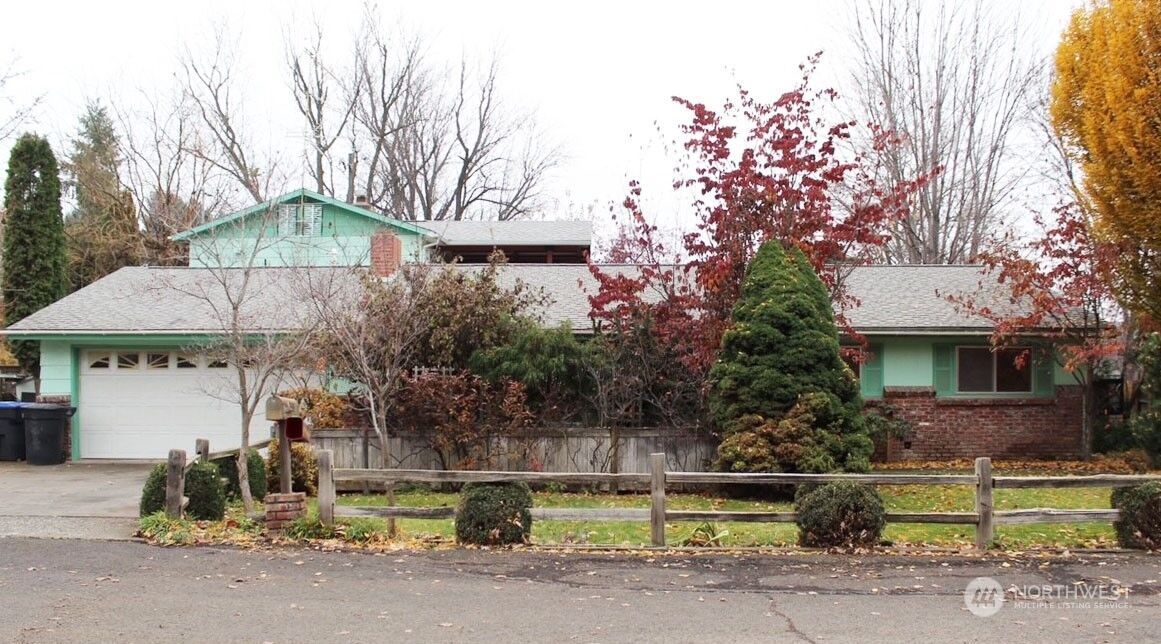 Property Photo:  1260 Jewel Ln  WA 99362 