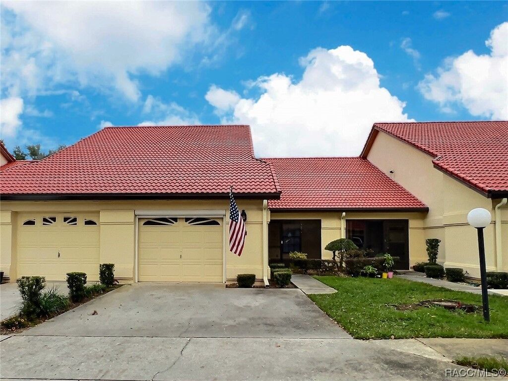 Property Photo:  2058 Forest Drive  FL 34453 