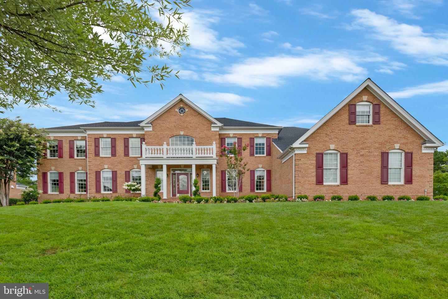 Property Photo:  15214 Golf View Drive  VA 20169 