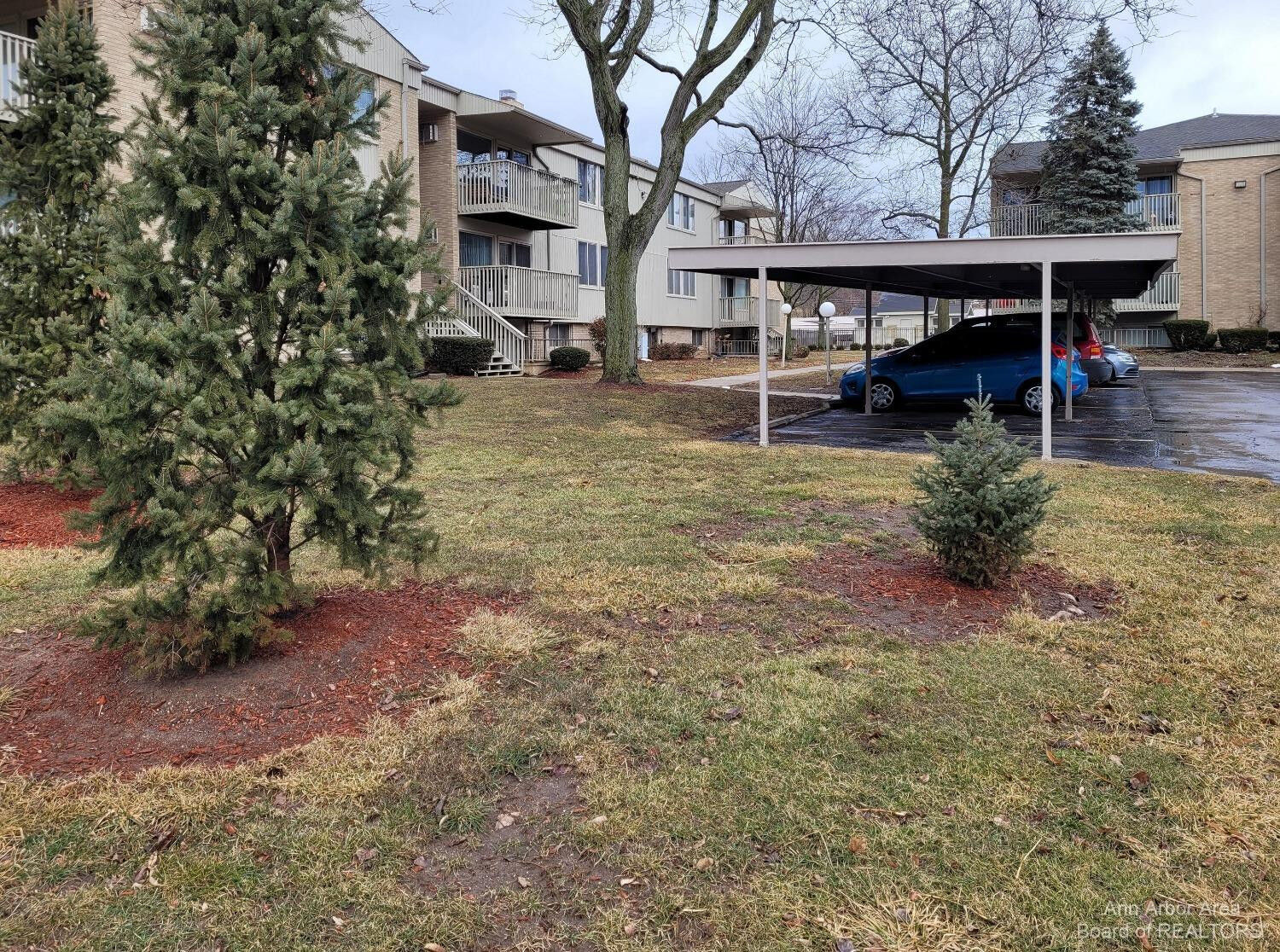 Property Photo:  2313 Packard Street  MI 48104 