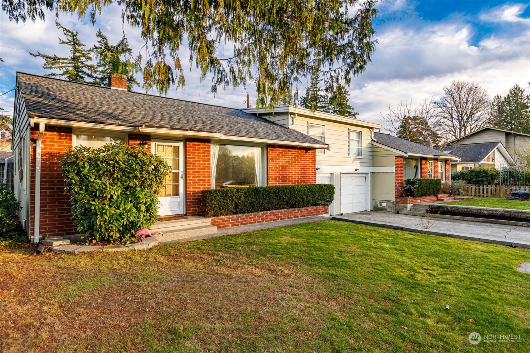 Property Photo: 2926 Kulshan Street WA 98225