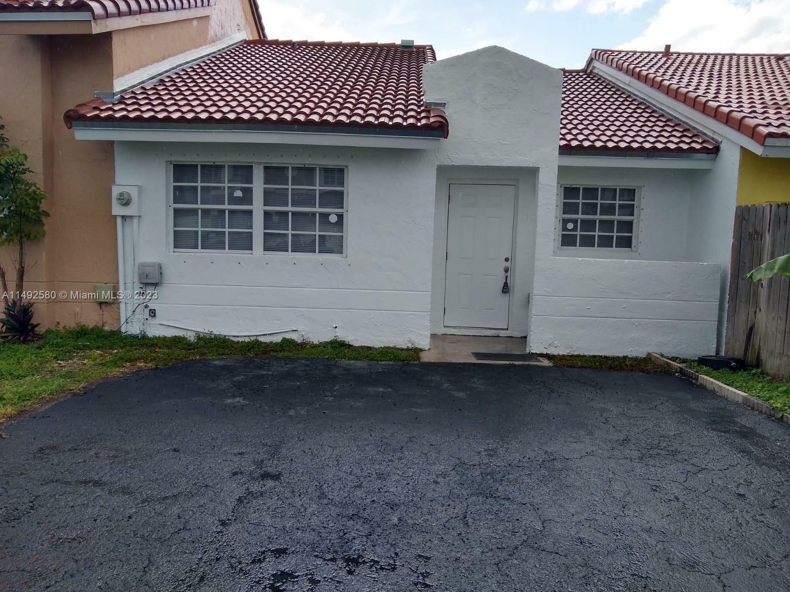 Property Photo:  1090 SE 13th Ter  FL 33035 