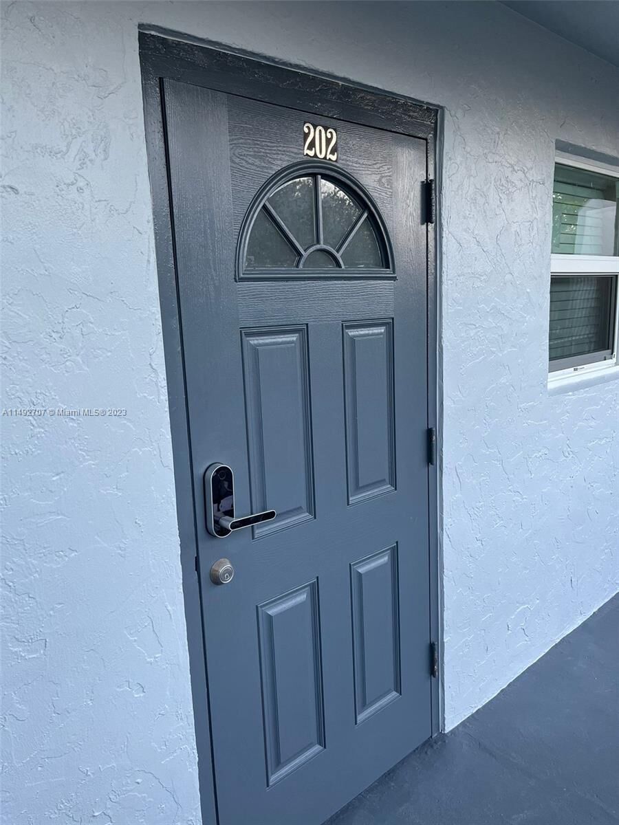 Property Photo:  8421 Lagos De Campo Blvd 202T  FL 33321 