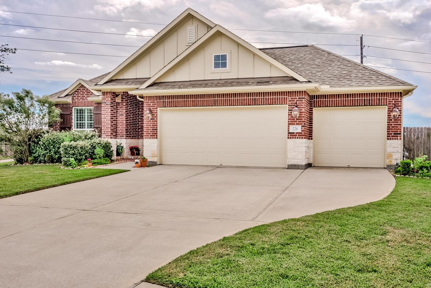 Property Photo:  226 San Jacinto Drive  TX 77523 