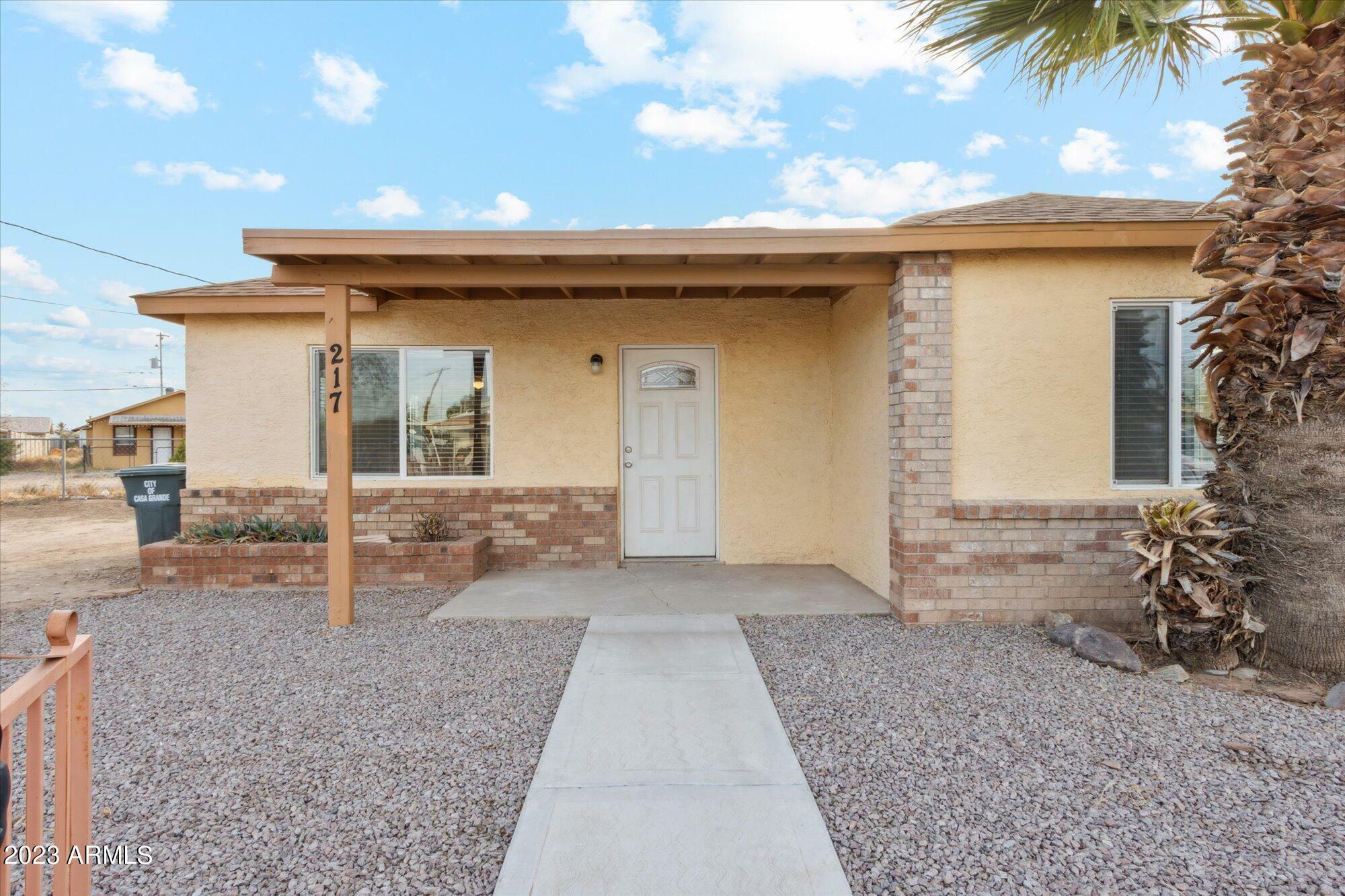 Property Photo: 217 E 3rd Avenue AZ 85122