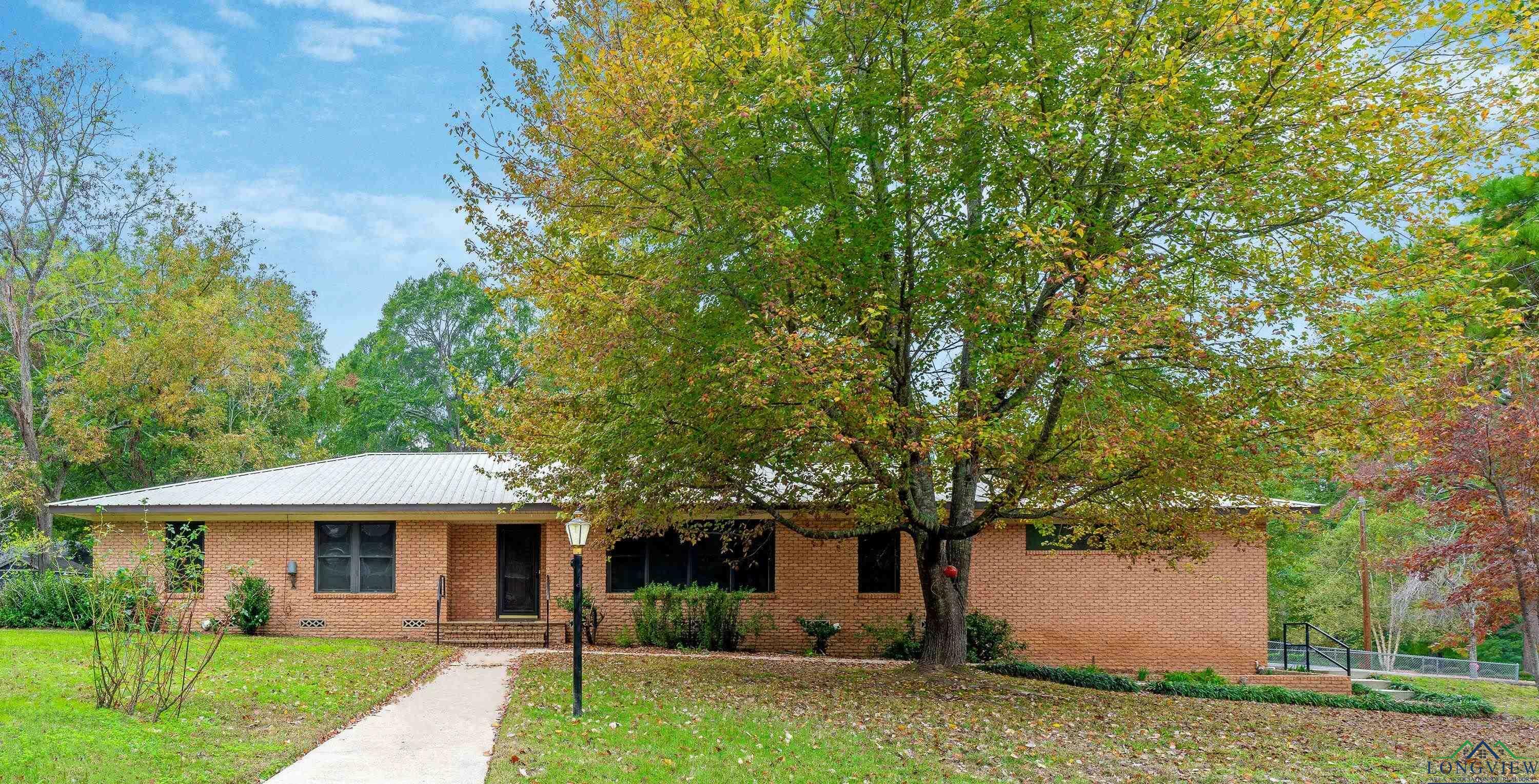 Property Photo:  207 Whaley  TX 75672 