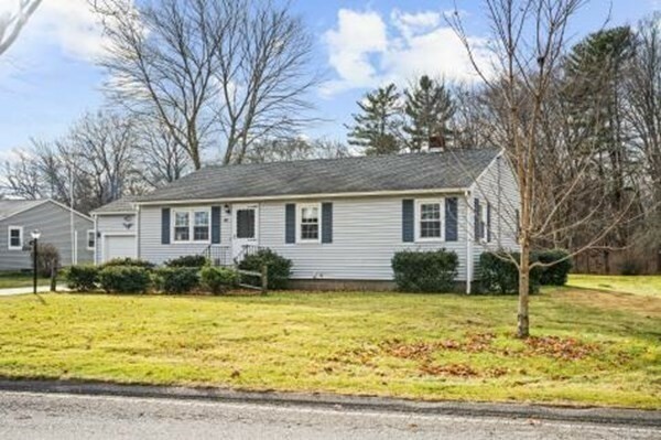 Property Photo:  412 Dresser Hill Rd  MA 01571 