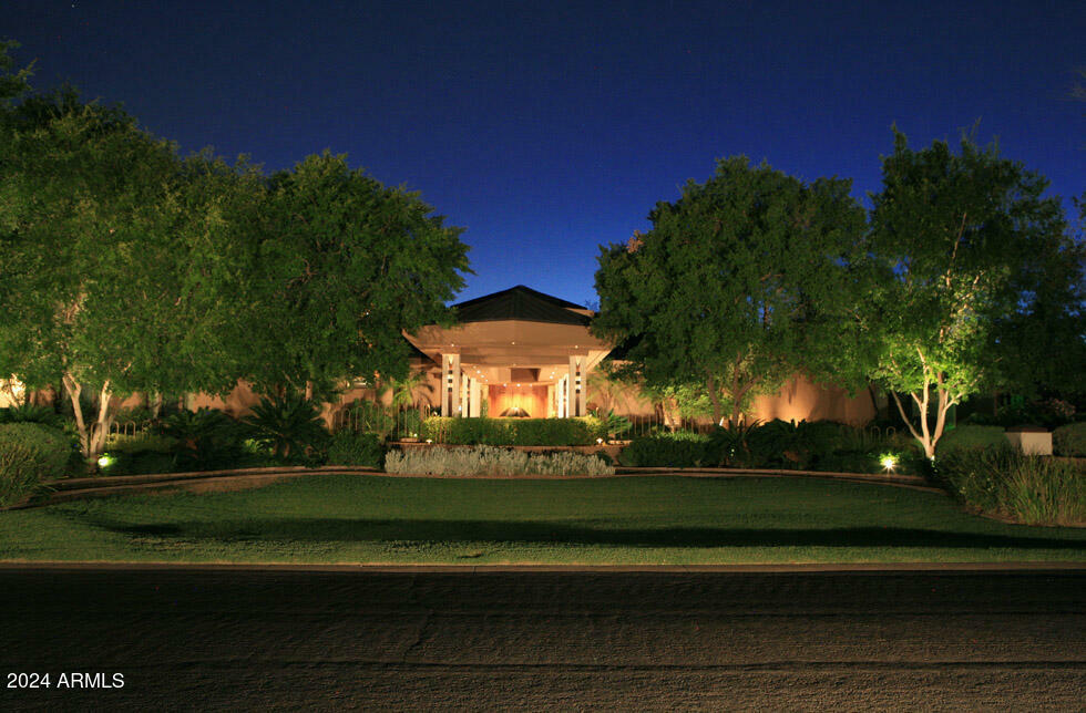15 Biltmore Estates Drive  Phoenix AZ 85016 photo