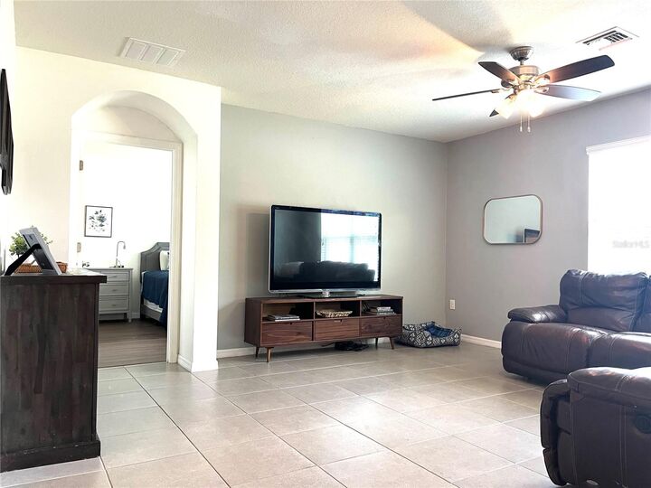 Property Photo: 331 Tierra Verde Way FL 34212