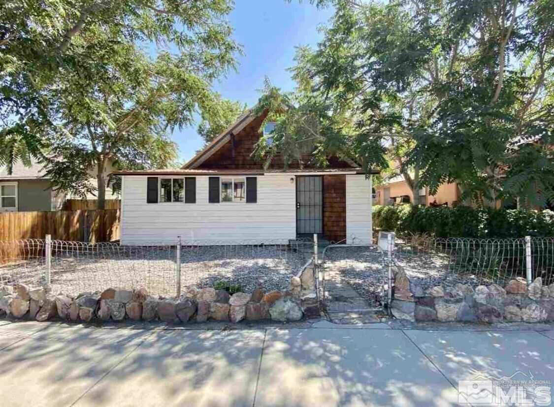 Property Photo:  340 4th St  NV 89431-5136 