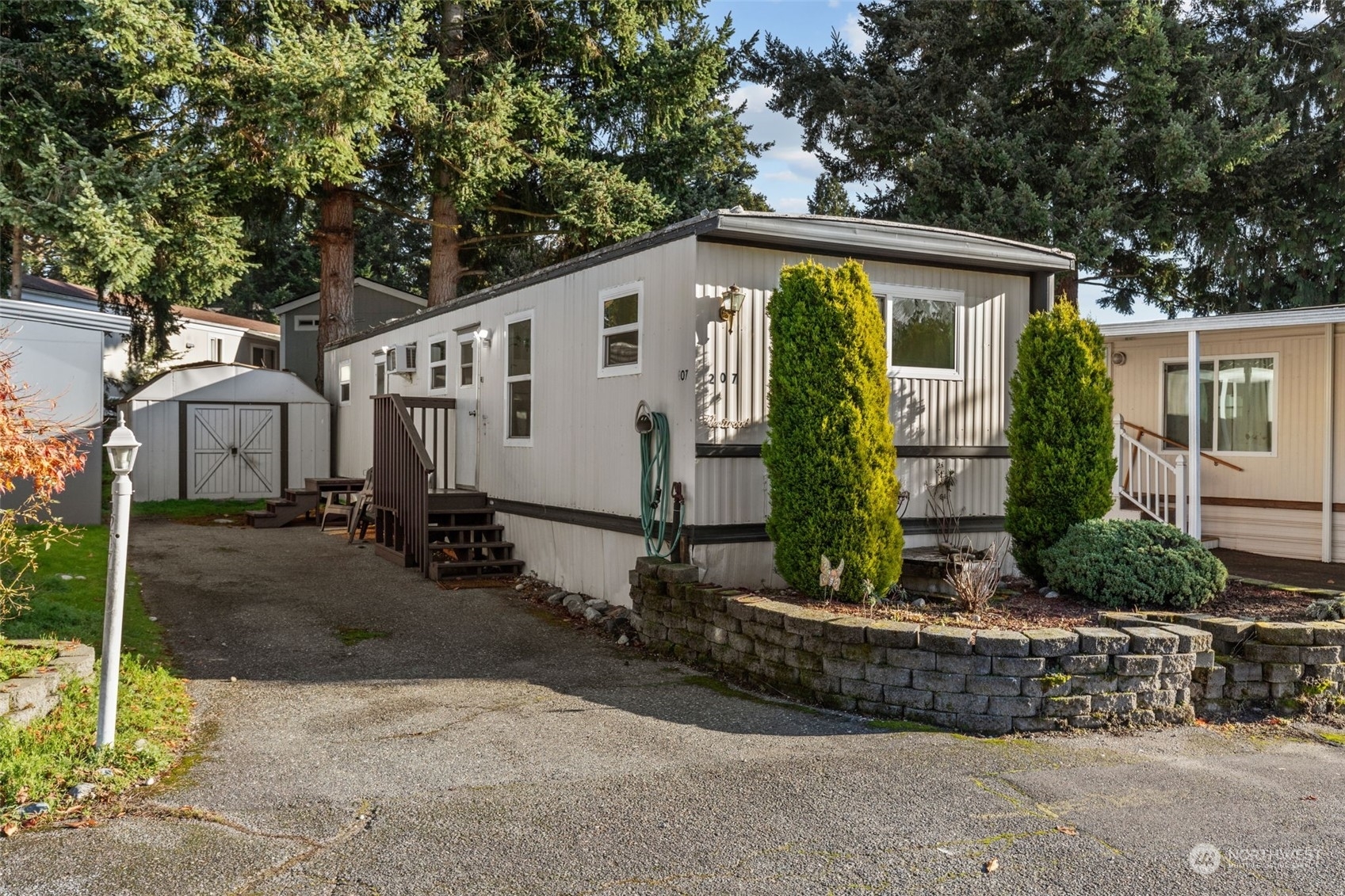 Property Photo: 7301 NE 175th Street 207 WA 98028