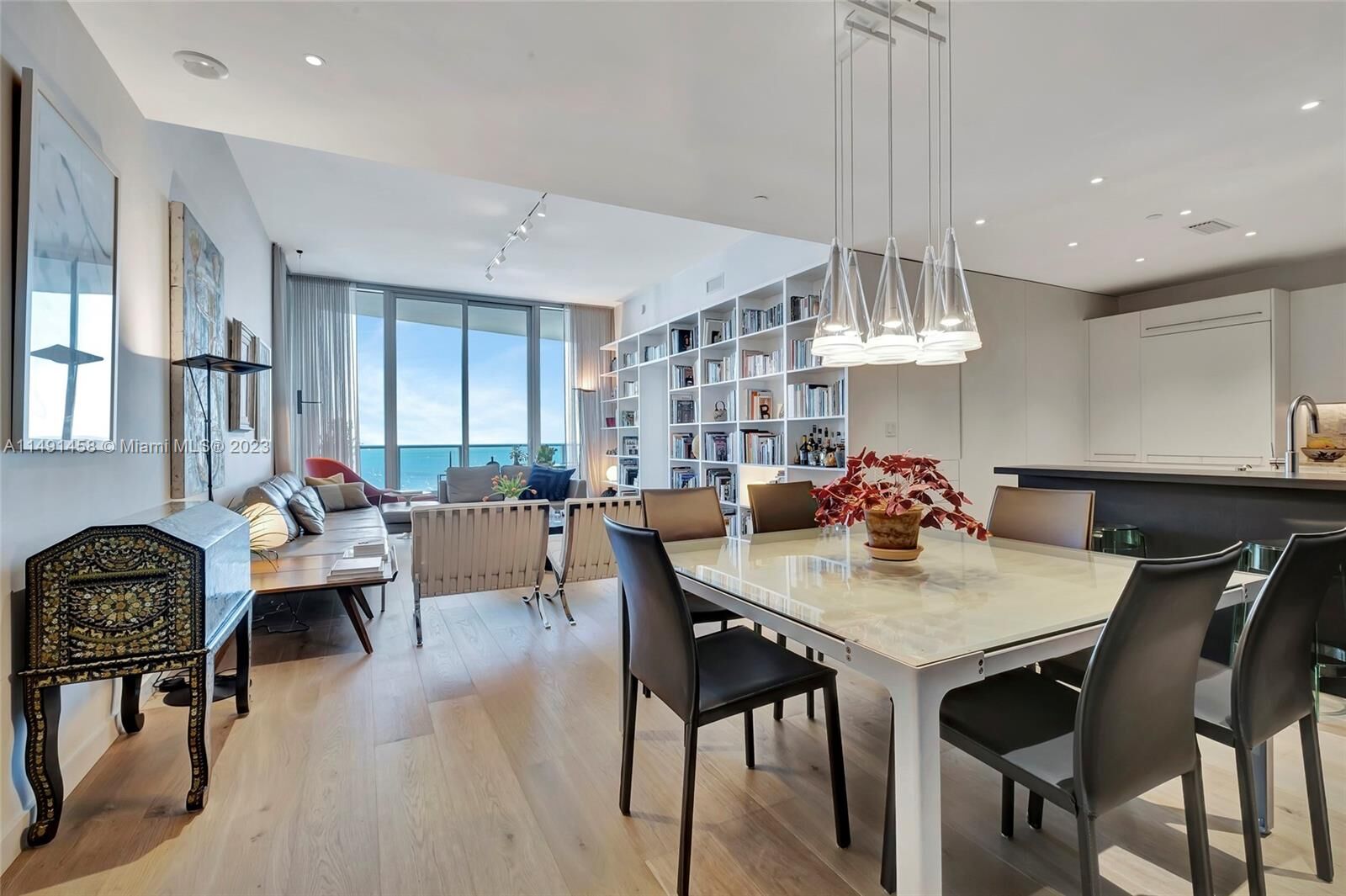 Property Photo:  2627 S Bayshore Dr 2605  FL 33133 