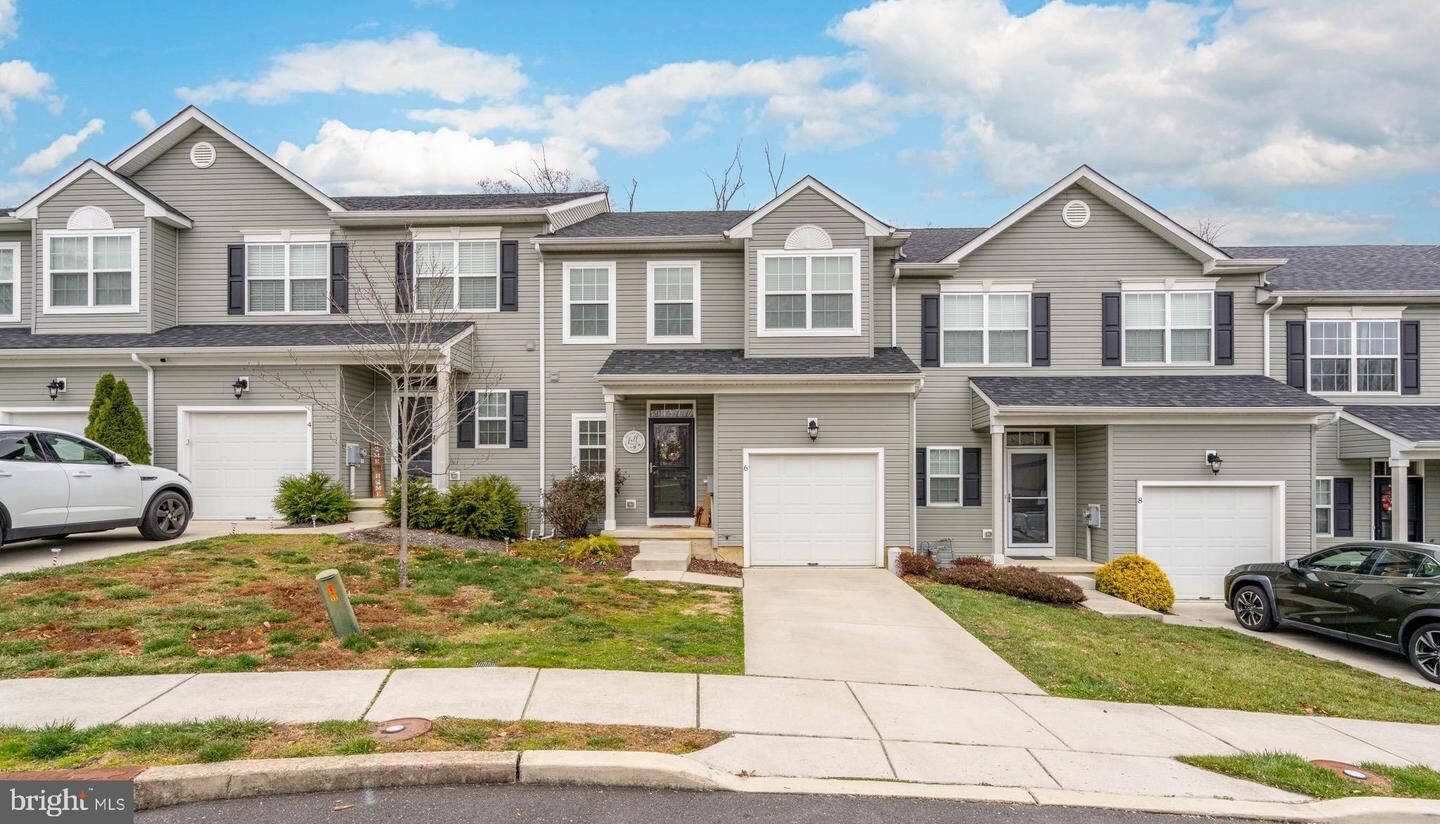 Property Photo:  6 Shire Court  NJ 08083 