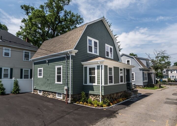 Property Photo:  40 Grant Place  MA 02451 