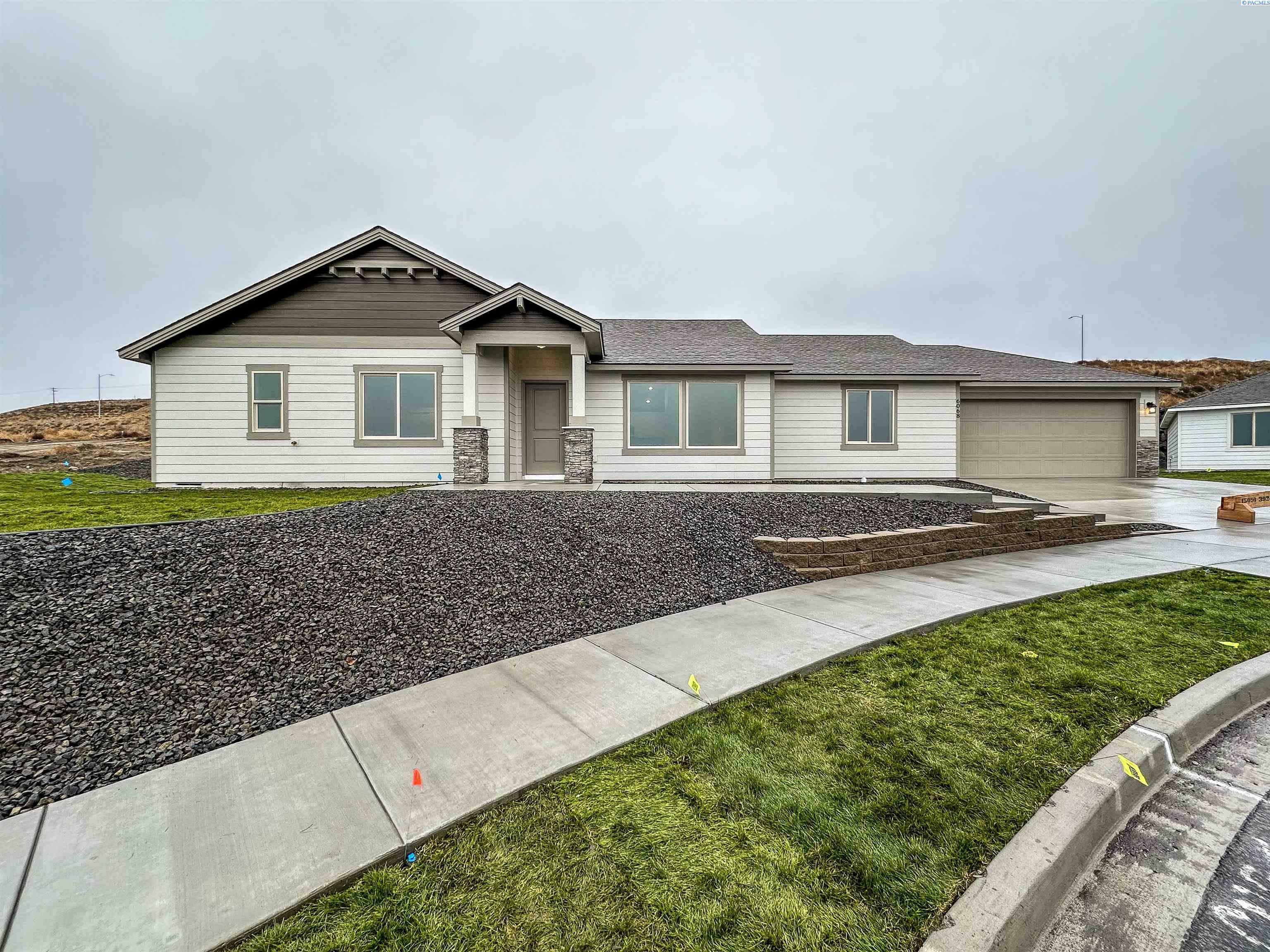 Property Photo:  6068 W 30th Pl  WA 99338 