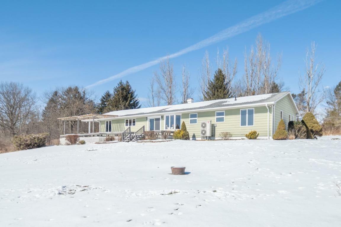 Property Photo:  15 Fiddlers Green  NY  