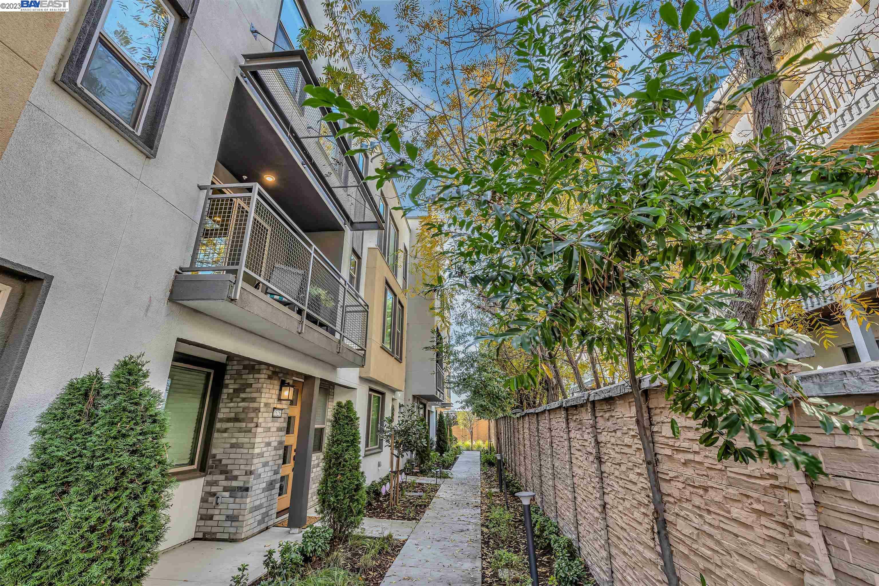 Property Photo: 25253 Parklane Dr CA 94544