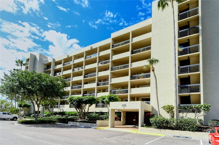 Property Photo:  1135 Gulf Of Mexico Drive 303  FL 34228 