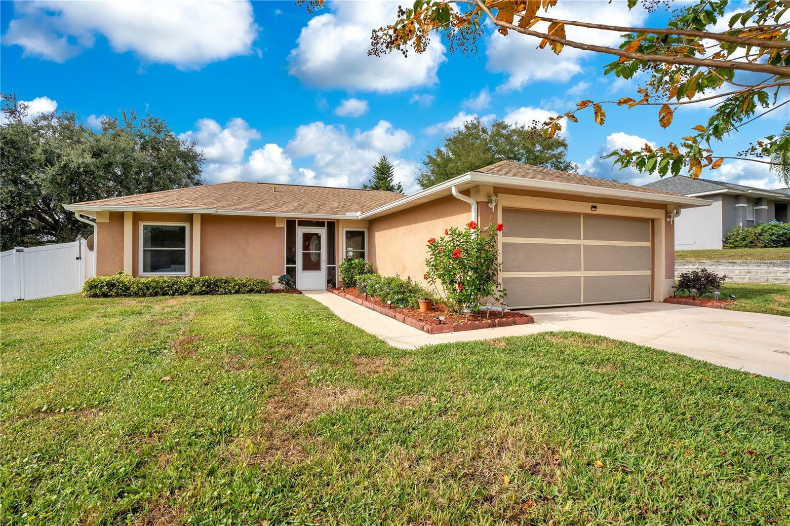 Property Photo:  10653 Lake Ralph Dr  FL 34711 