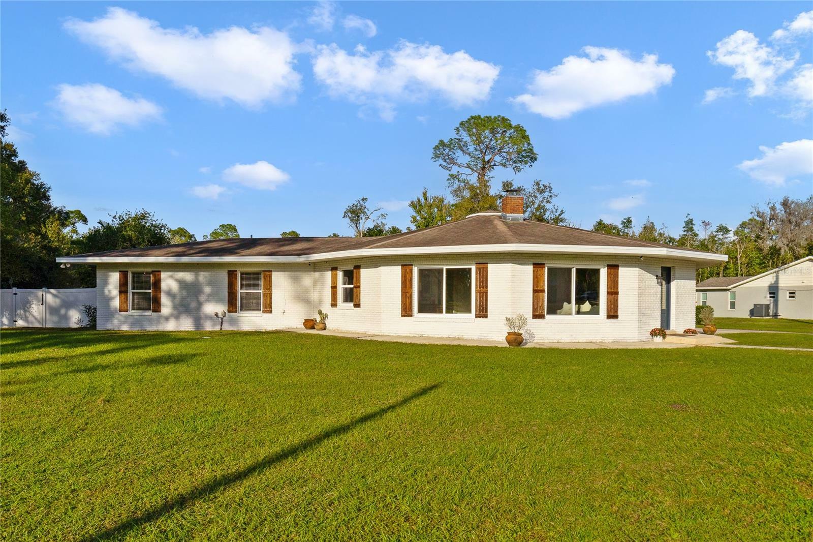 Property Photo:  1908 Foxhollow Drive E  FL 33823 