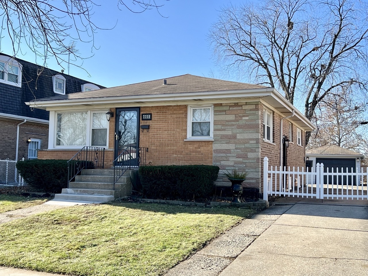 Property Photo:  7750 S Kilbourn Avenue  IL 60652 