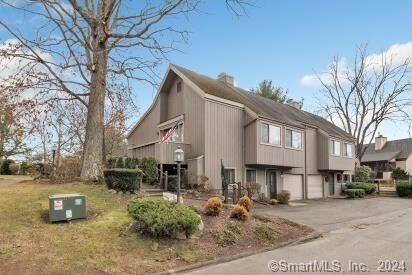 Property Photo:  534 Narraganset Lane A  CT 06614 