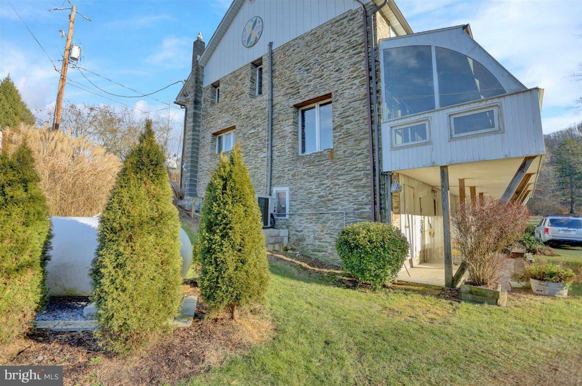 Property Photo:  165 Nursery Road  PA 19529 