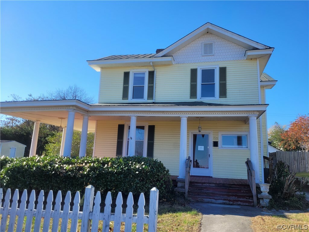 Property Photo:  204 E Maryland Ave  VA 23930 