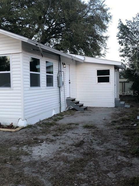 Property Photo:  1752 2nd Street NE  FL 33881 