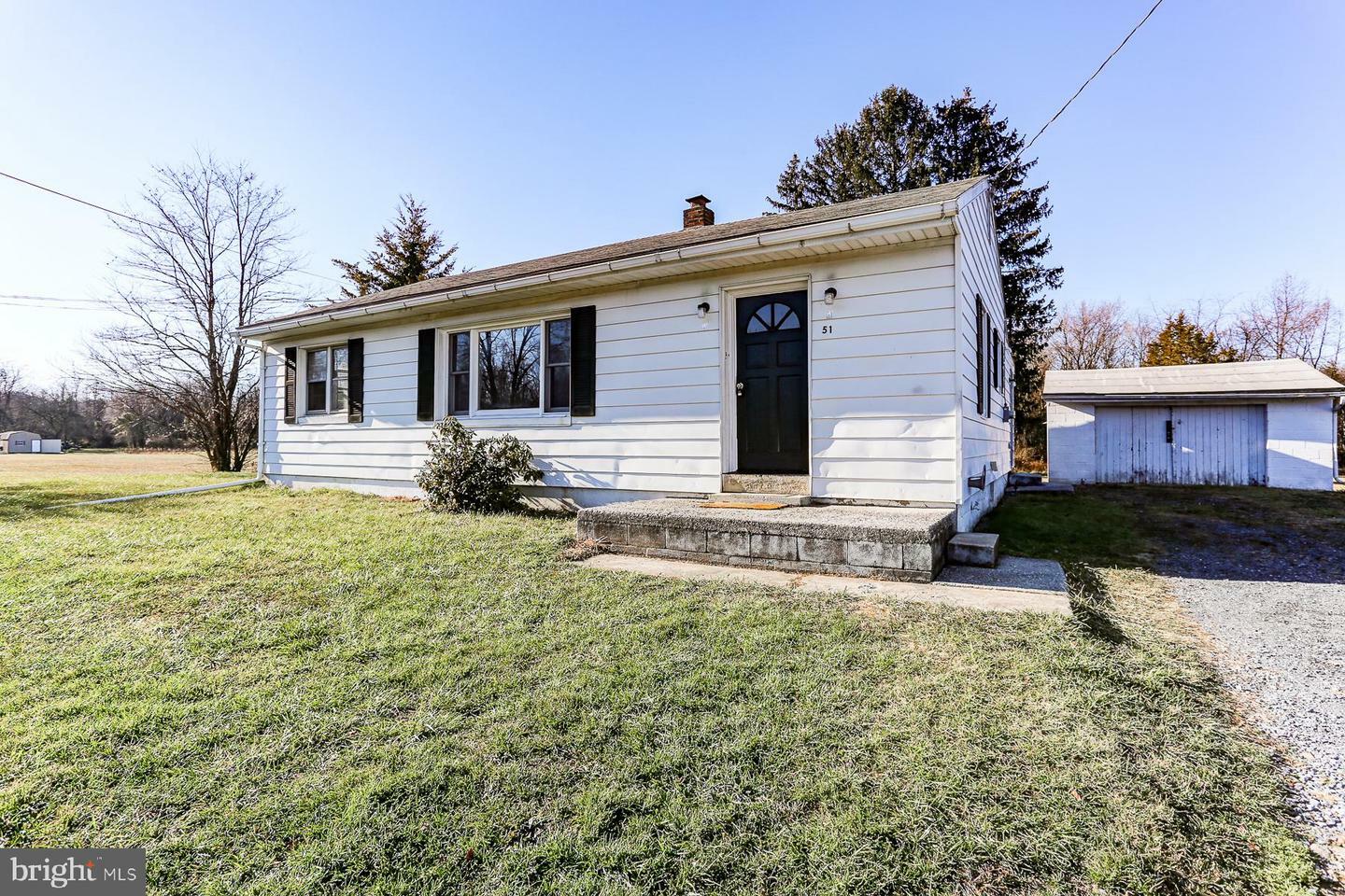 Property Photo:  51 Mill Street  PA 17065 