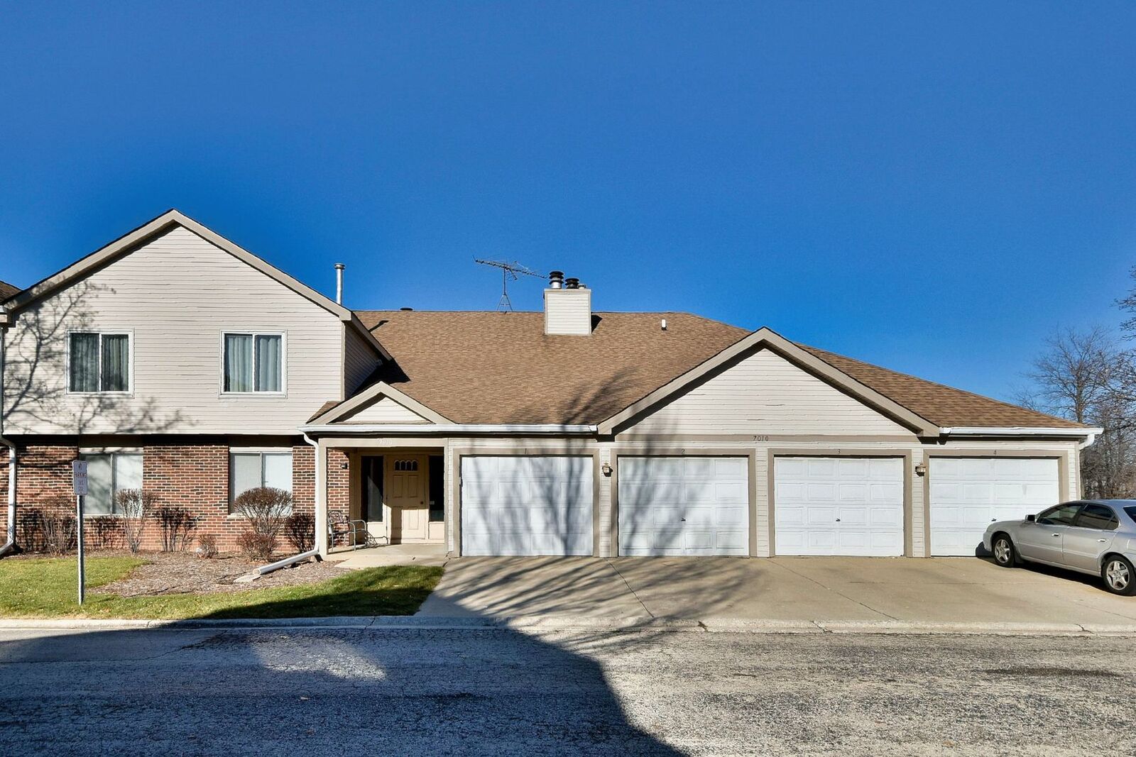 Property Photo:  7010 Park Lane Court 102  IL 60517 