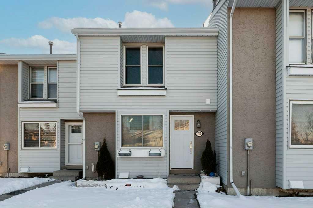 Property Photo: 702, 700 Allen Street SE 702 AB T4B 1E4