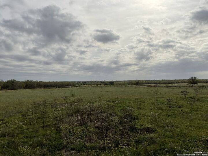 Property Photo: 128 Sylas Hayes Loop TX 78064